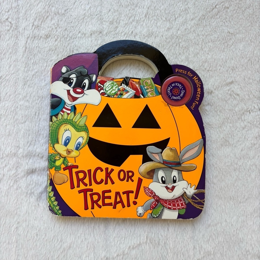 Trick or Treat! (Baby Looney Tunes) by Peggy Schaefer